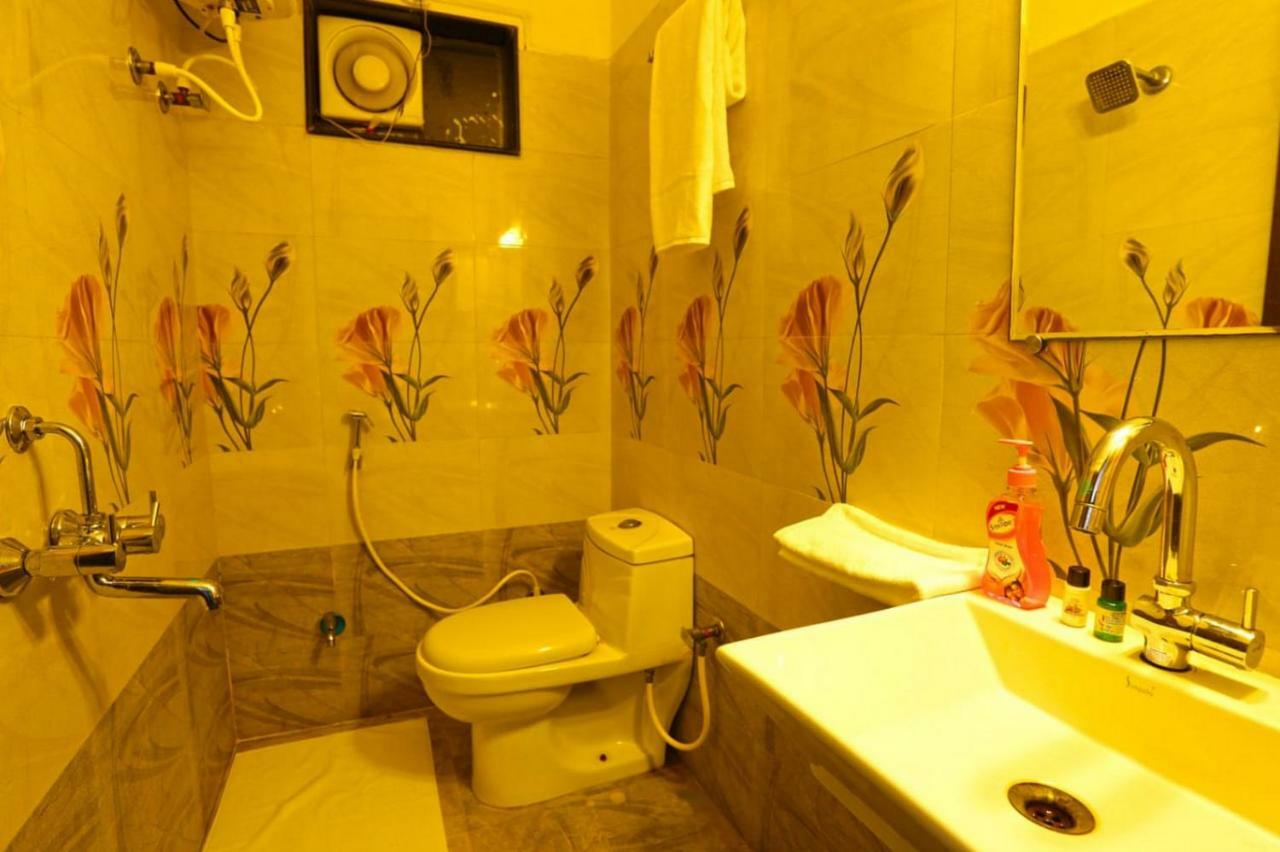 Hotel White Tulip-5 Mins From Airport With Swimming Pool Ουνταϊπούρ Εξωτερικό φωτογραφία